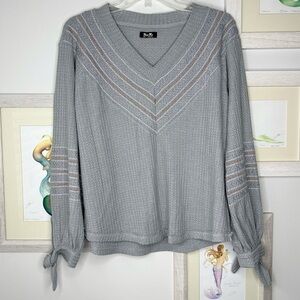 Miss Me Gray Waffle Knit V Neck Pullover Sweater Women’s Size Small